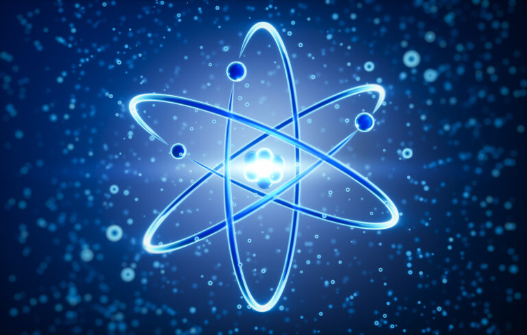 atom 768x489