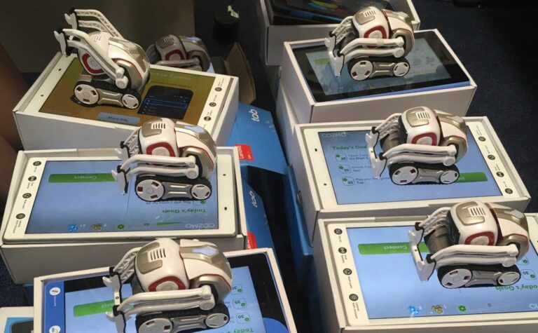 robotssocial cropped1 768x475