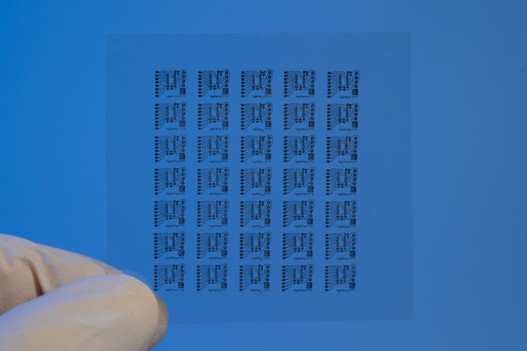 2 768x512