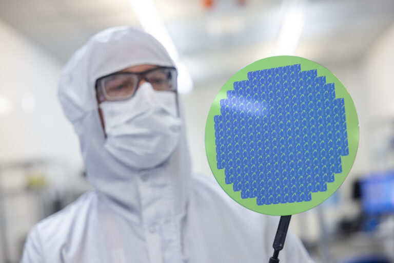 Handling 200 mm wafer in Micronova cleanroom at VTT 1 768x512